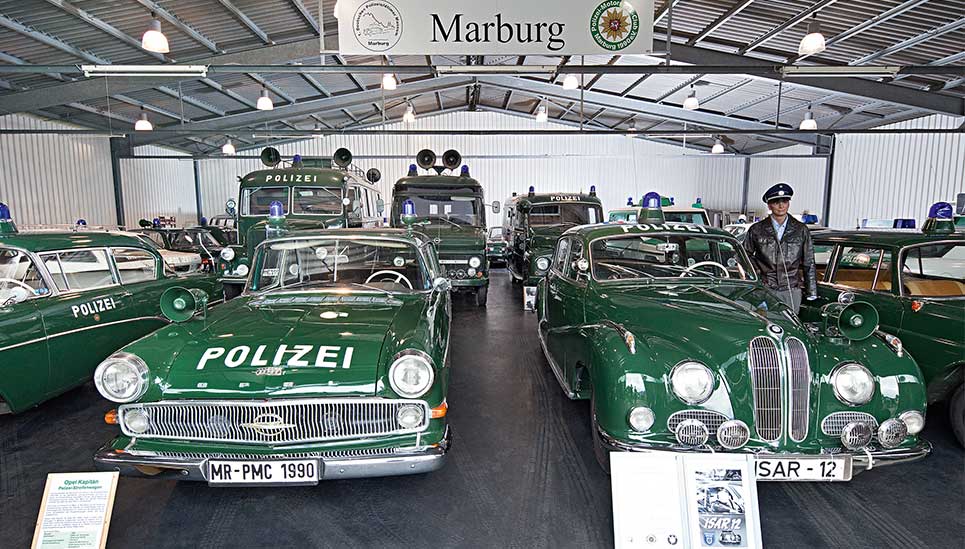 Polizeiliche Exponate, Infotafeln und Fotos geben dem Besucher Einblicke in die Motorisierung der deutschen Polizei seit Beginn des 20. Jahrhunderts. Der Schwerpunkt des Museums liegt auf der Zeit nach dem Zweiten Weltkrieg. © ABUS