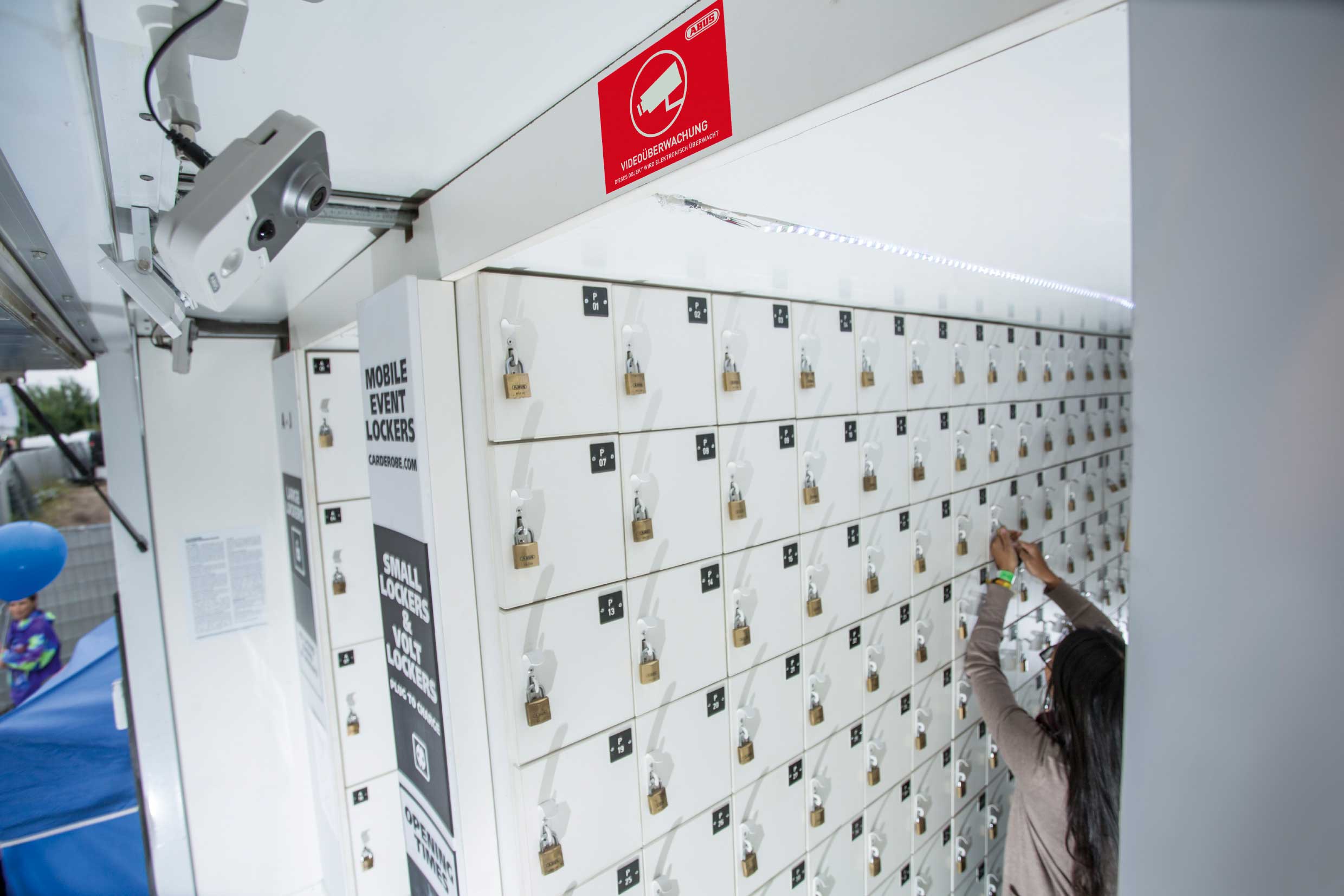 Never alone - locker aisles are secured by ABUS and the CARDEROBE team. © ABUS